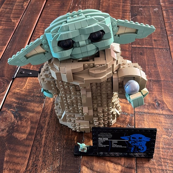 LEGO The Child - Picture 1 of 3